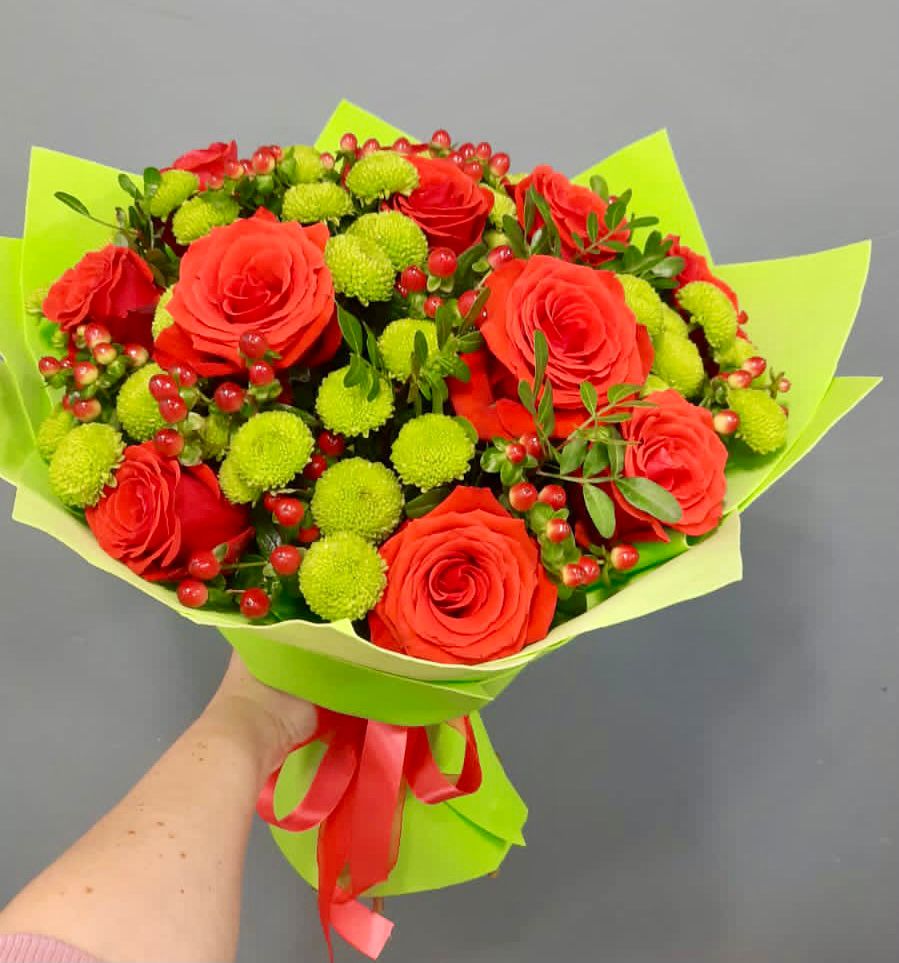 Букет цветов из: Хризантемы и Розы в Кузьмоловском