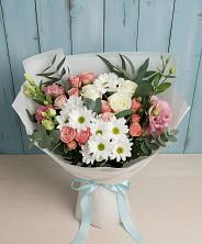 Букет нежный в Кузьмоловском Букет цветов из: Розы, Лизиантусы и Хризантемы в Кузьмоловском