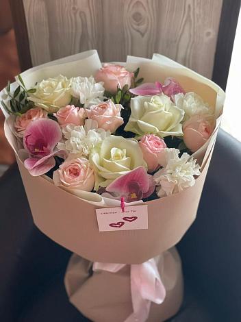 Букет цветов из: Орхидеи, Розы и Гвоздики в Кузьмоловском
