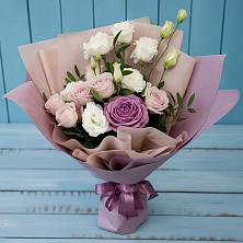 Букет Легкое дыхание в Кузьмоловском Букет цветов из: Розы и Лизиантусы в Кузьмоловском