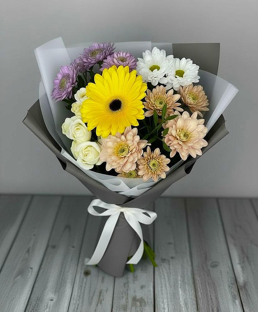 Букет цветов из: Розы, Герберы и Хризантемы в Кузьмоловском