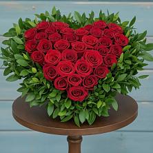 Композиция Сердце в любви в Кузьмоловском Цветочная композиция из Розы в виде сердца в Кузьмоловском