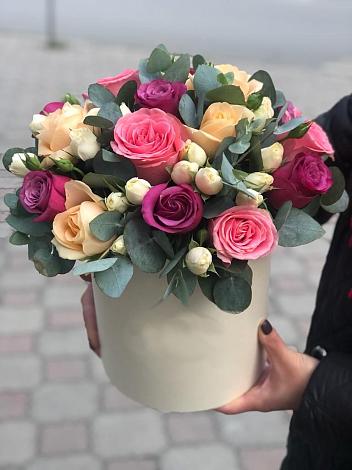 Цветочная композиция из Розы в шляпной коробке в Кузьмоловском