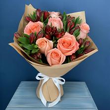 Букет Сплетённые любовью в Кузьмоловском Букет цветов из: Розы и Альстромерии в Кузьмоловском