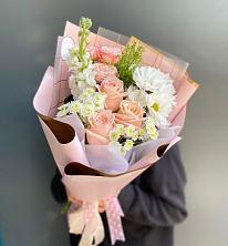 Букет цветов из:  Хризантемы и Розы в Кузьмоловском