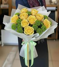 Букет сочно-зеленый в Кузьмоловском Букет цветов из:  Хризантемы и Розы в Кузьмоловском