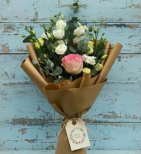 Букет нежный привет в Кузьмоловском Букет цветов из: Розы и Лизиантусы в Кузьмоловском