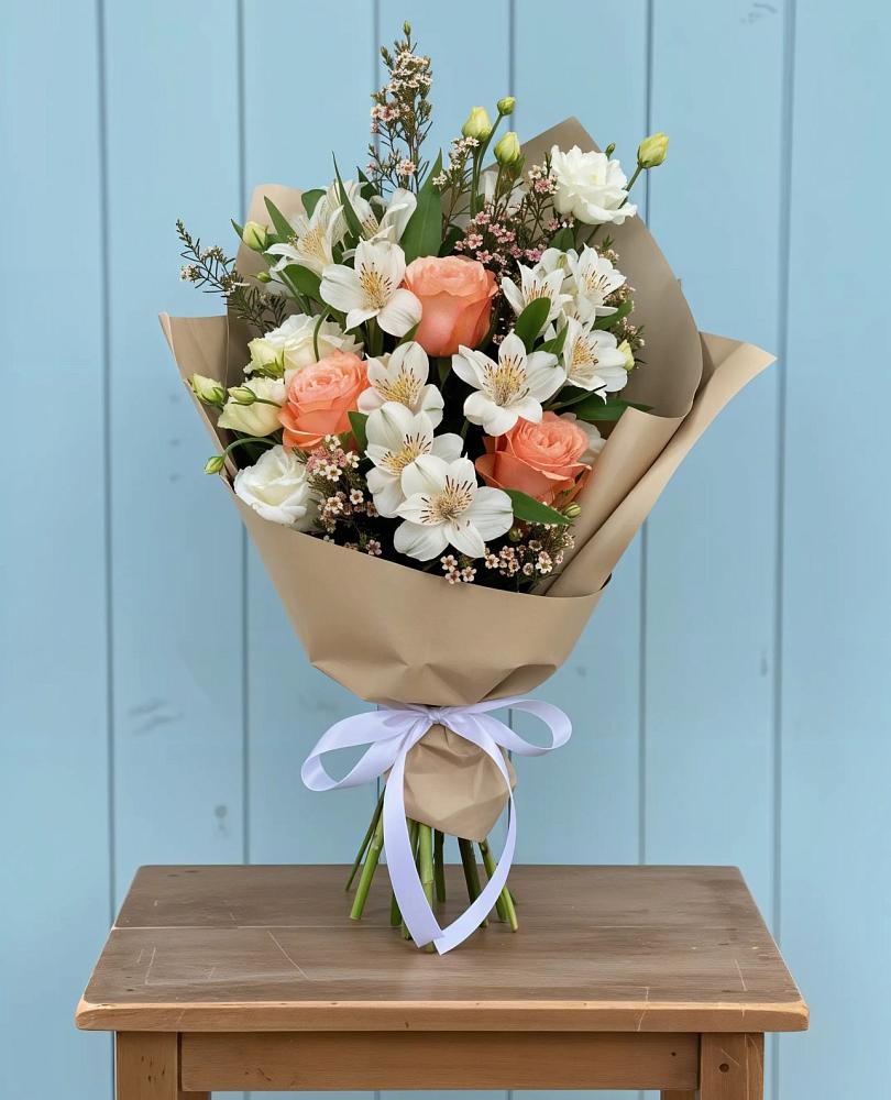 Букет яркий комплимент в Кузьмоловском Букет цветов из: Альстромерии, Лизиантусы, Розы и Хризантемы в Кузьмоловском